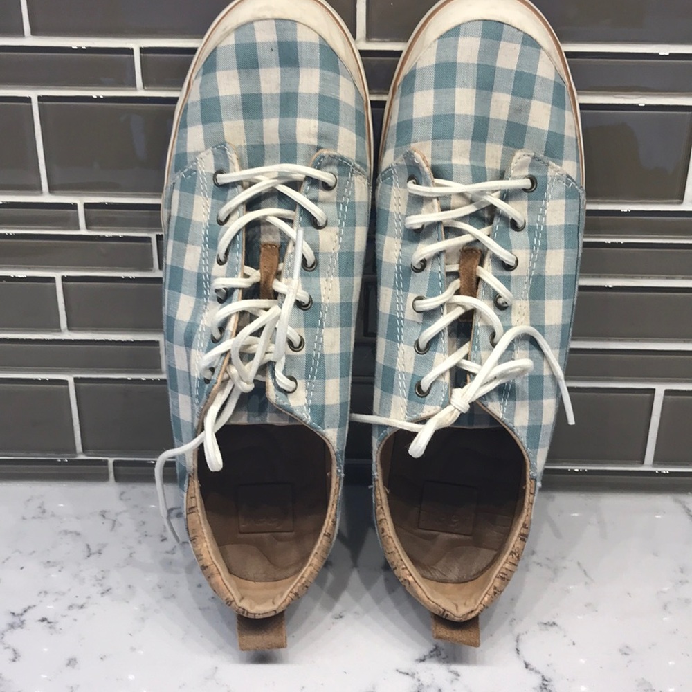 Reef sneakers